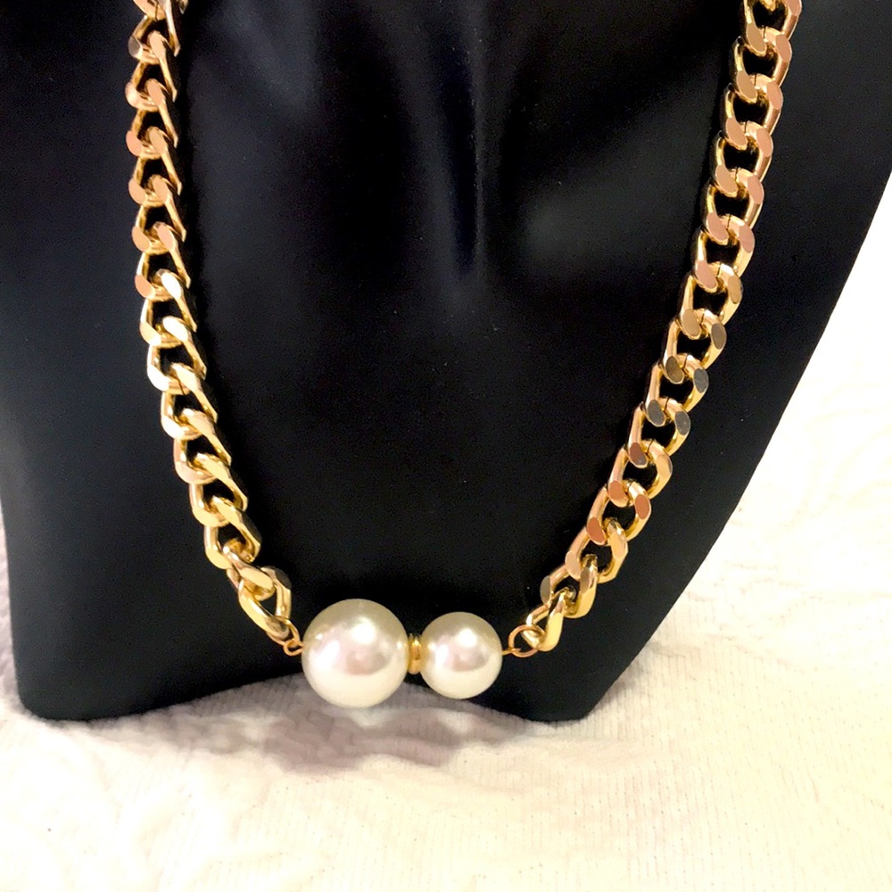 Jewelry - Picture 2 of 3